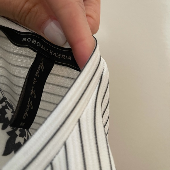 Cute peplum top bcbg maxazria - Picture 2 of 3